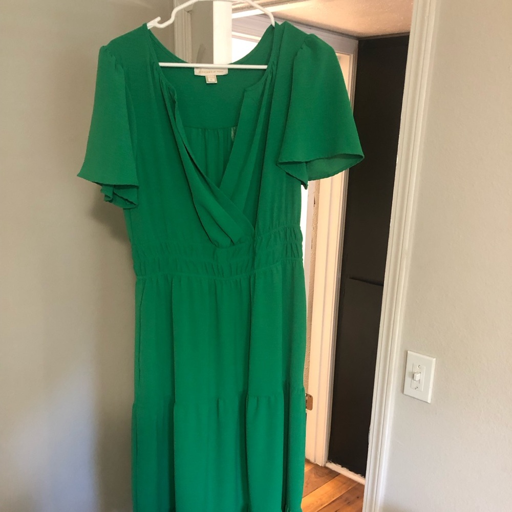 Size XL maxi dress, super flowy/stretchy, comfortable, cinched waist